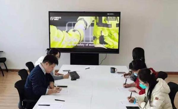 “青春正当时，共筑中国梦” 首届英语趣配音大赛成功举办