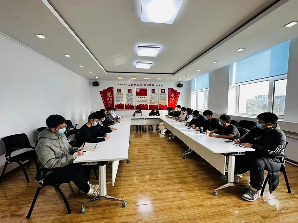 踔厉奋发 勇毅前行 团结奋斗 ——长春理工大学圣光机大学联合学院...