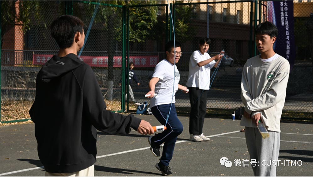 长理圣光机联合学院举办第一届跳绳比赛